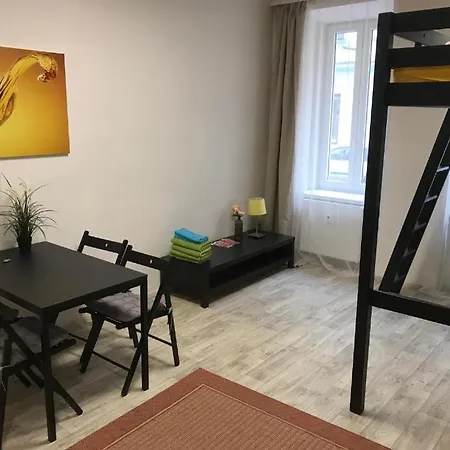 Apartmans In The Center With Privat Parking 아파트 *